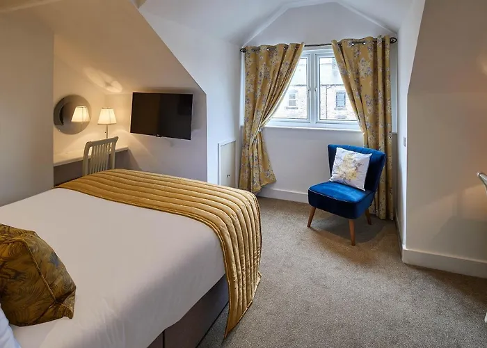 The Granville - Delightful 2-Bed Victorian Apartment